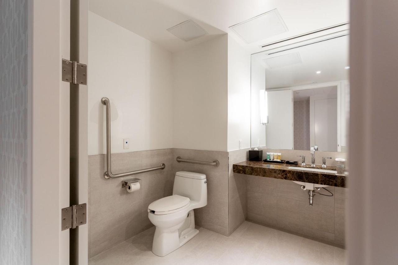 Sutton Place Hotel Toronto Exterior photo
