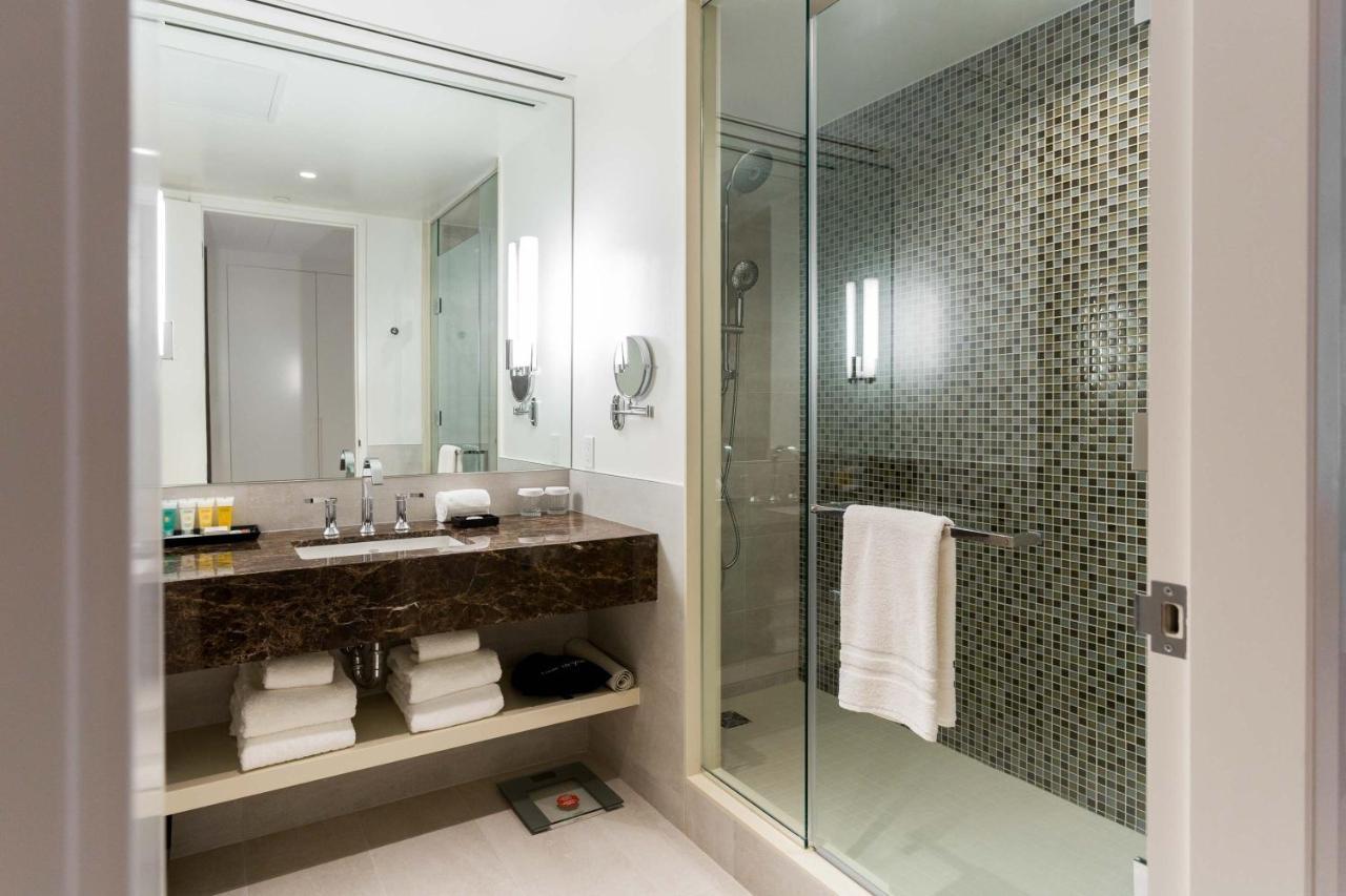 Sutton Place Hotel Toronto Exterior photo