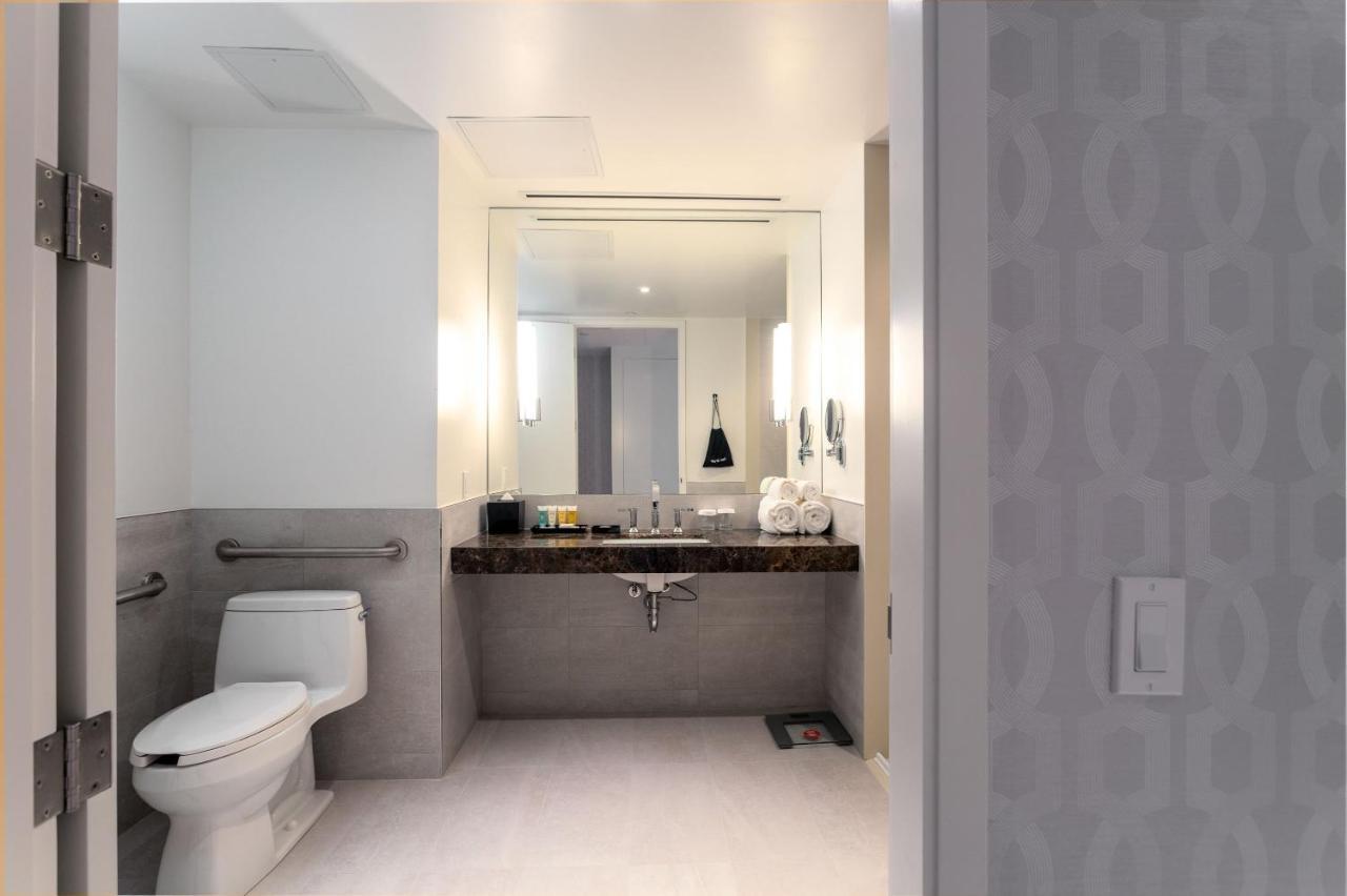 Sutton Place Hotel Toronto Exterior photo