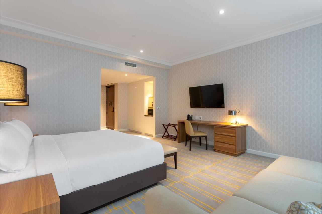 Sutton Place Hotel Toronto Exterior photo
